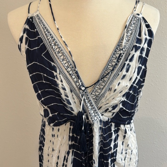 Signature by Sangria Black and White V-Neck Maxi Sundress - Picture 2 of 5